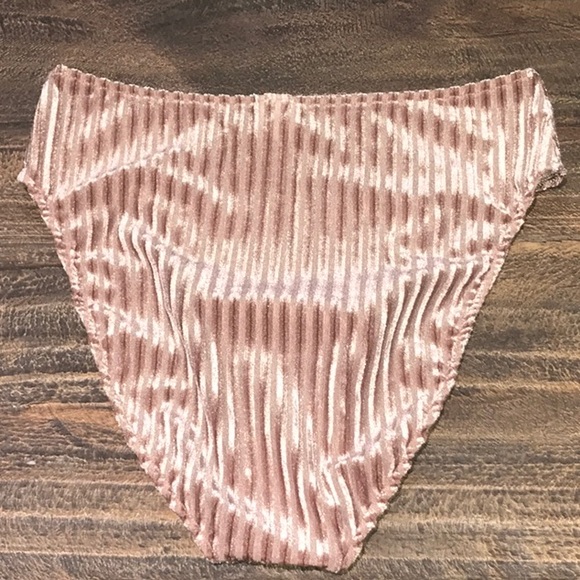 NWOT ONLY HEARTS RIBBED HIGH CUT UNDIES Z21-27 - Picture 3 of 3